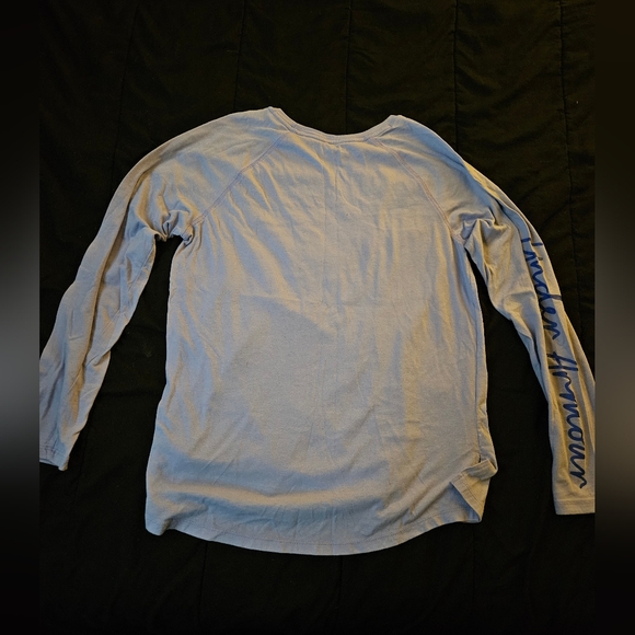 3 Under Armour Tops - Picture 6 of 10